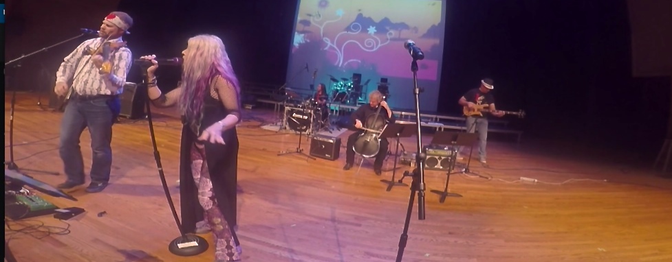 David Wallace and Laura Kaye perform Dear Prudence